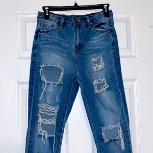 Fashion Nova Size 5 Distressed Jeans